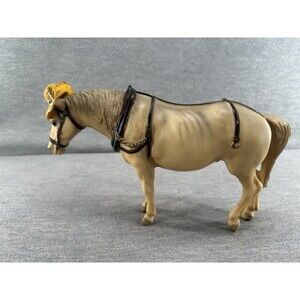 BREYER - Vintage # 200 Old Timer Alabaster With Yellow Hat Horse T2